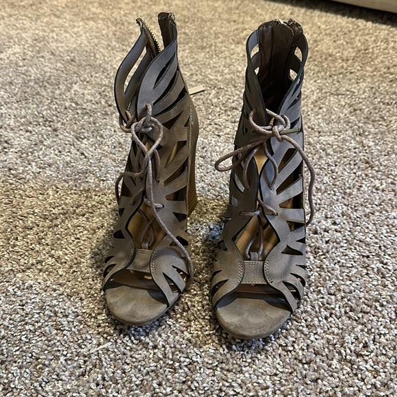 Call It Spring grey heals - Picture 2 of 3